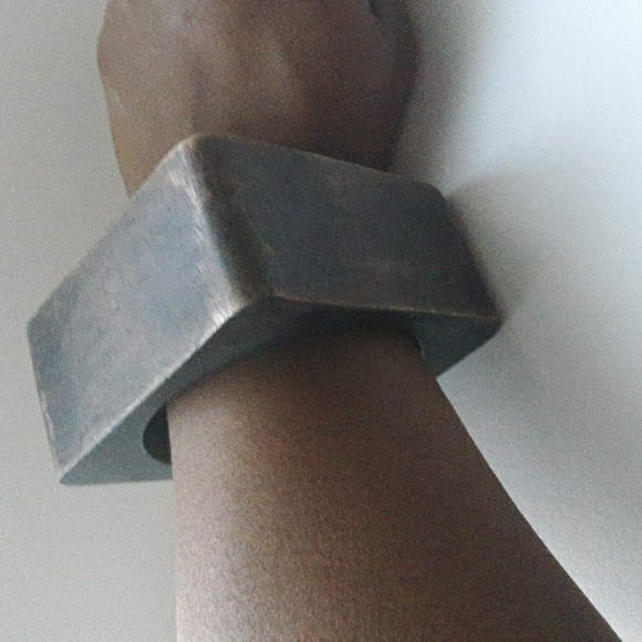 Chunky Wooden bracelet - Picture 4 of 4